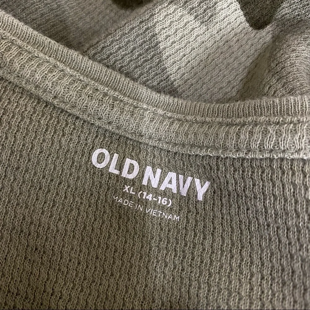 Old Navy Girl’s Camo Long Sleeve Thermal Top